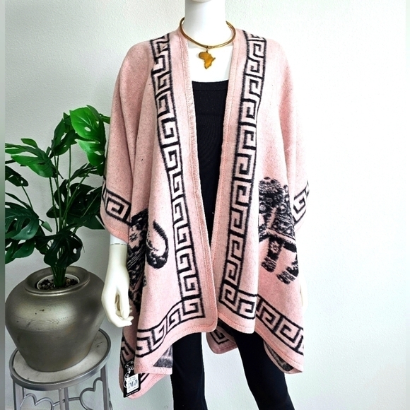 Blanket Shawl/ Poncho Reversible Sweater - Elephant - Picture 2 of 4